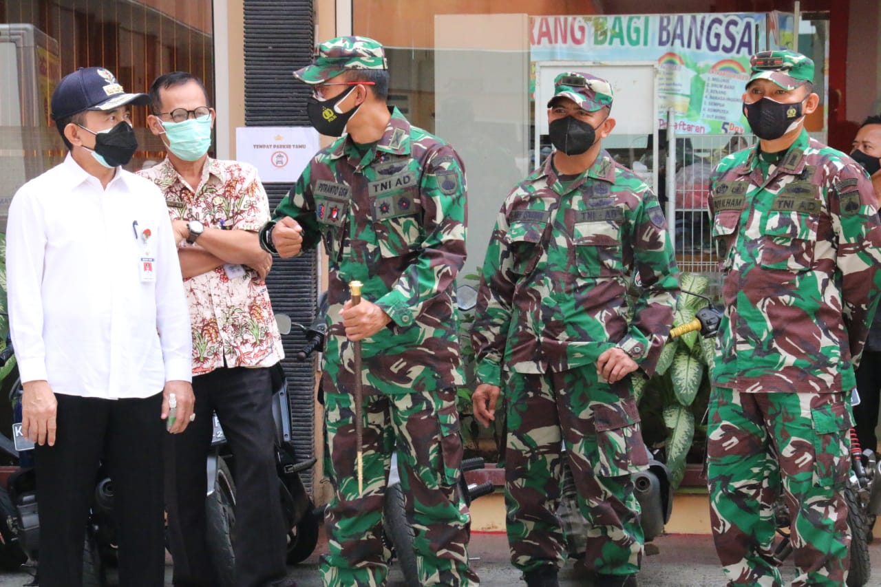 Danrem 073/Makutarama Kunjungi Posko PPKM Mikro  Di Wilayah Kabupaten Pati